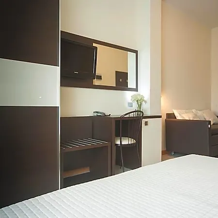 Ricchi 3 Stelle Superior Hotel 3*