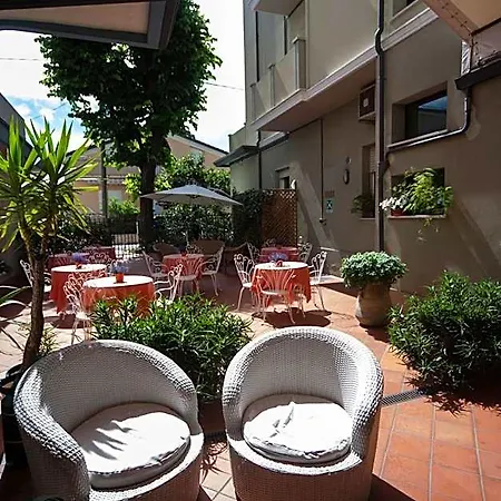Hotel Ricchi 3 Stelle Superior Rímini