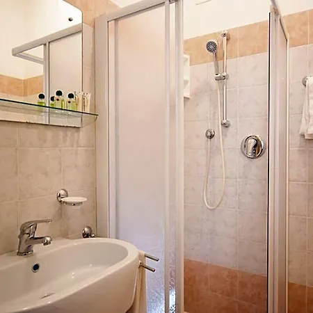 Ricchi 3 Stelle Superior Hotel 3*