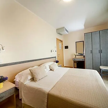 Ricchi 3 Stelle Superior Hotel