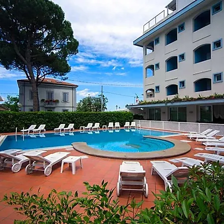 Ricchi 3 Stelle Superior Hotel 3*