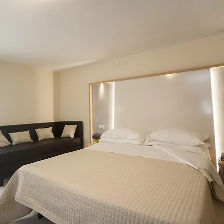 Ricchi 3 Stelle Superior Hotel