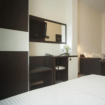 Ricchi 3 Stelle Superior Hotel